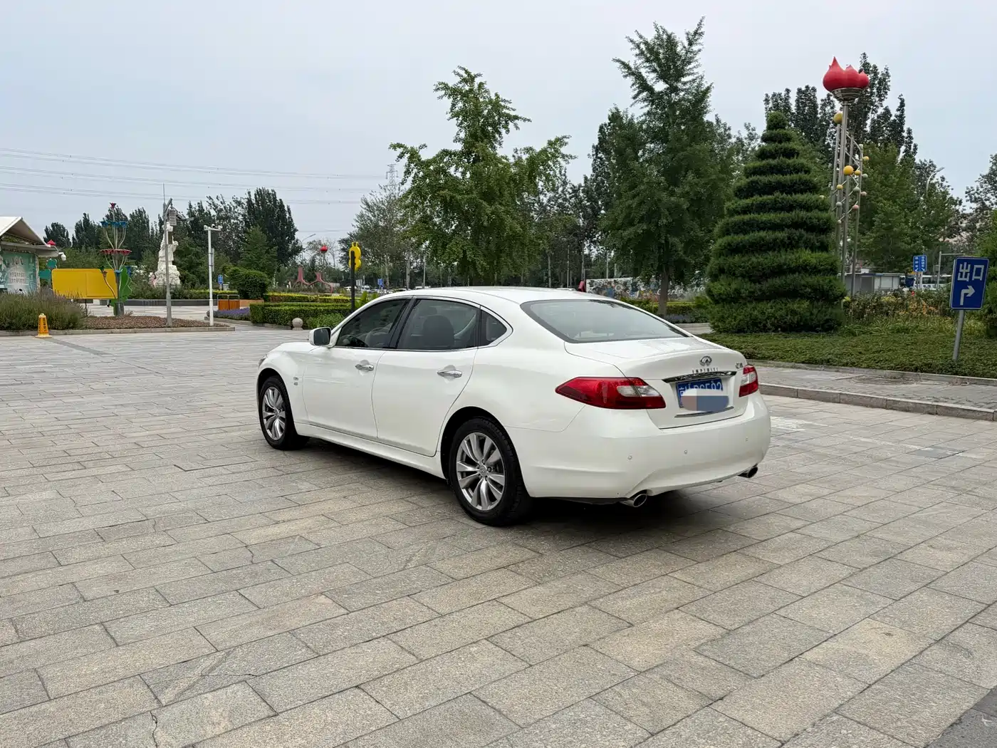 Infiniti Q70 2014 2013 Q70L 2.5L Luxury
