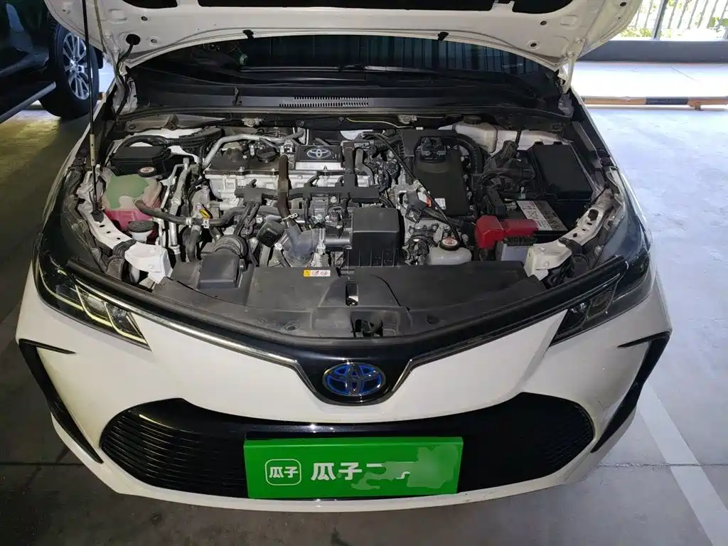Toyota Corolla 2021 Hybrid 1.8L E-CVT Elite Edition фото 17