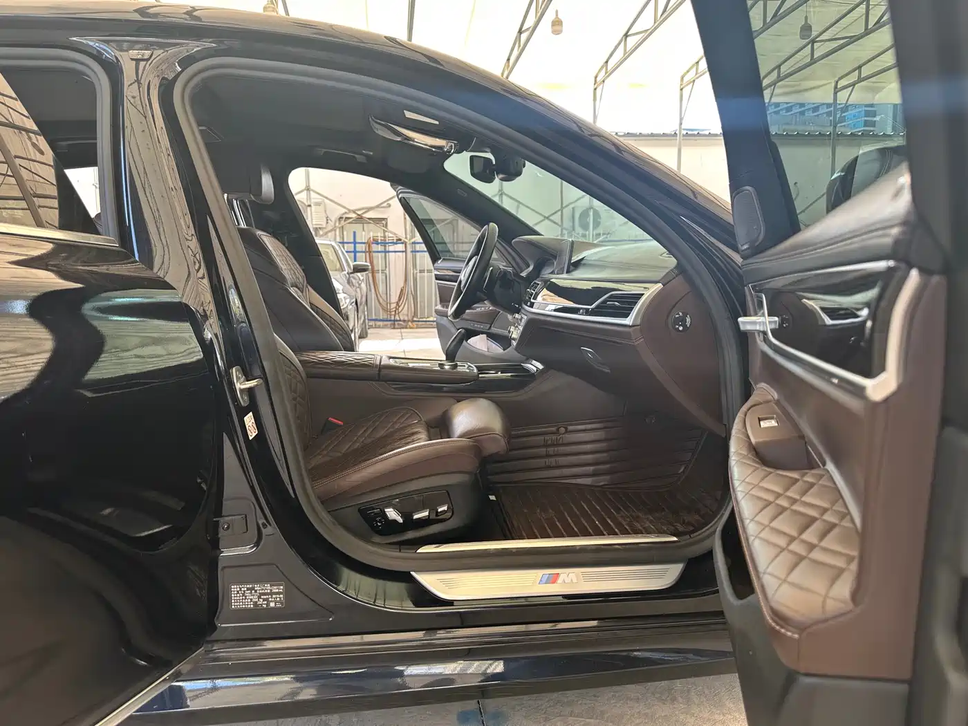 BMW 7 Series 2019 740Li Leading M Sport Package фото 21
