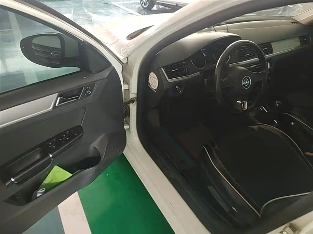 Volkswagen Bora 2015 Quality Edition 1.6L Manual Fashion фото 16