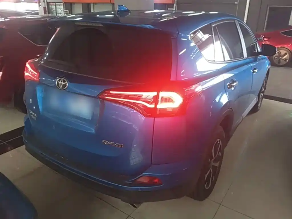 Toyota RAV4 Rongfang 2016 2.0L CVT 2WD Trend (China V) фото 7