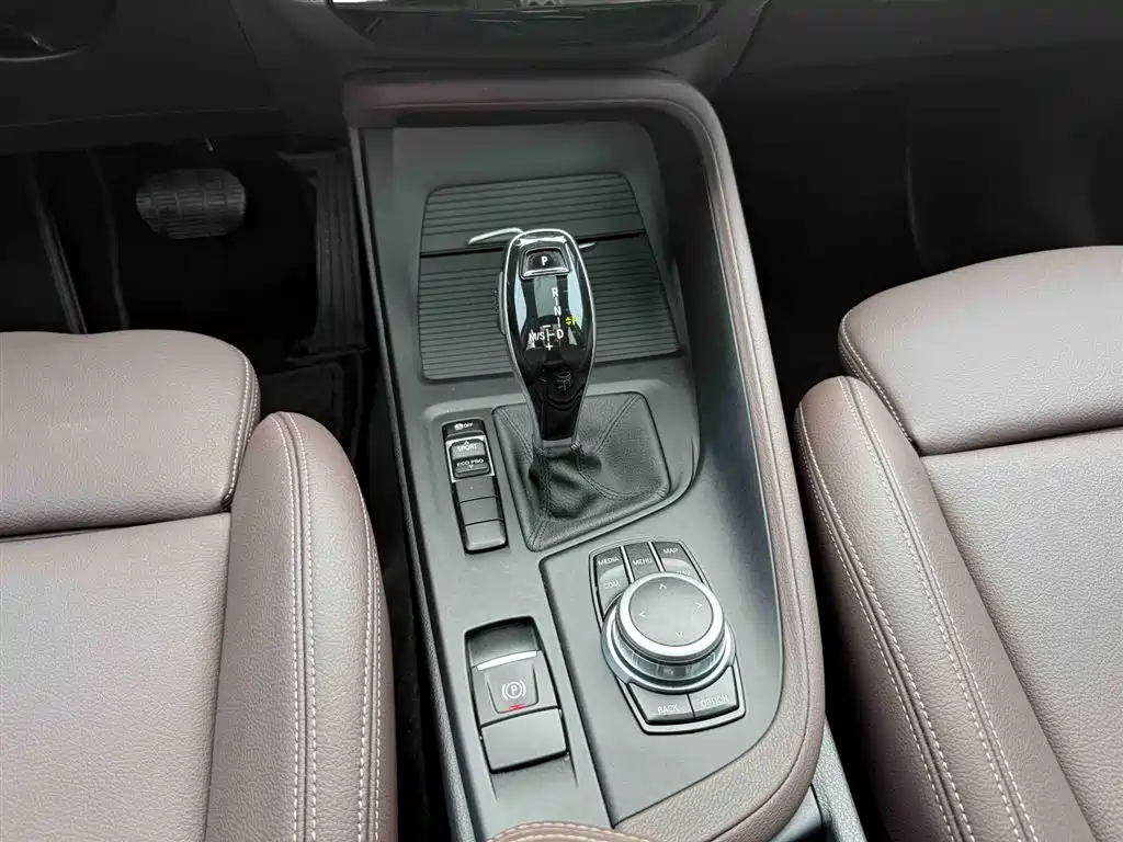 BMW X1 2020 sDrive25Li Leading Model фото 25