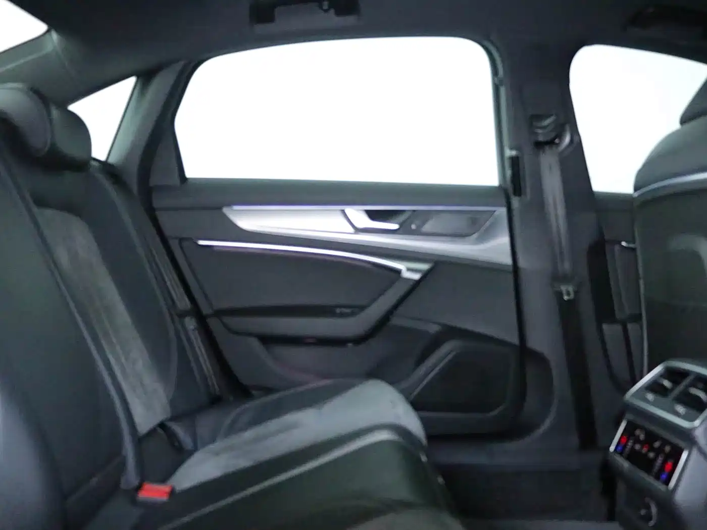 Audi A6L 2021 45 TFSI quattro Exclusive Sport фото 8
