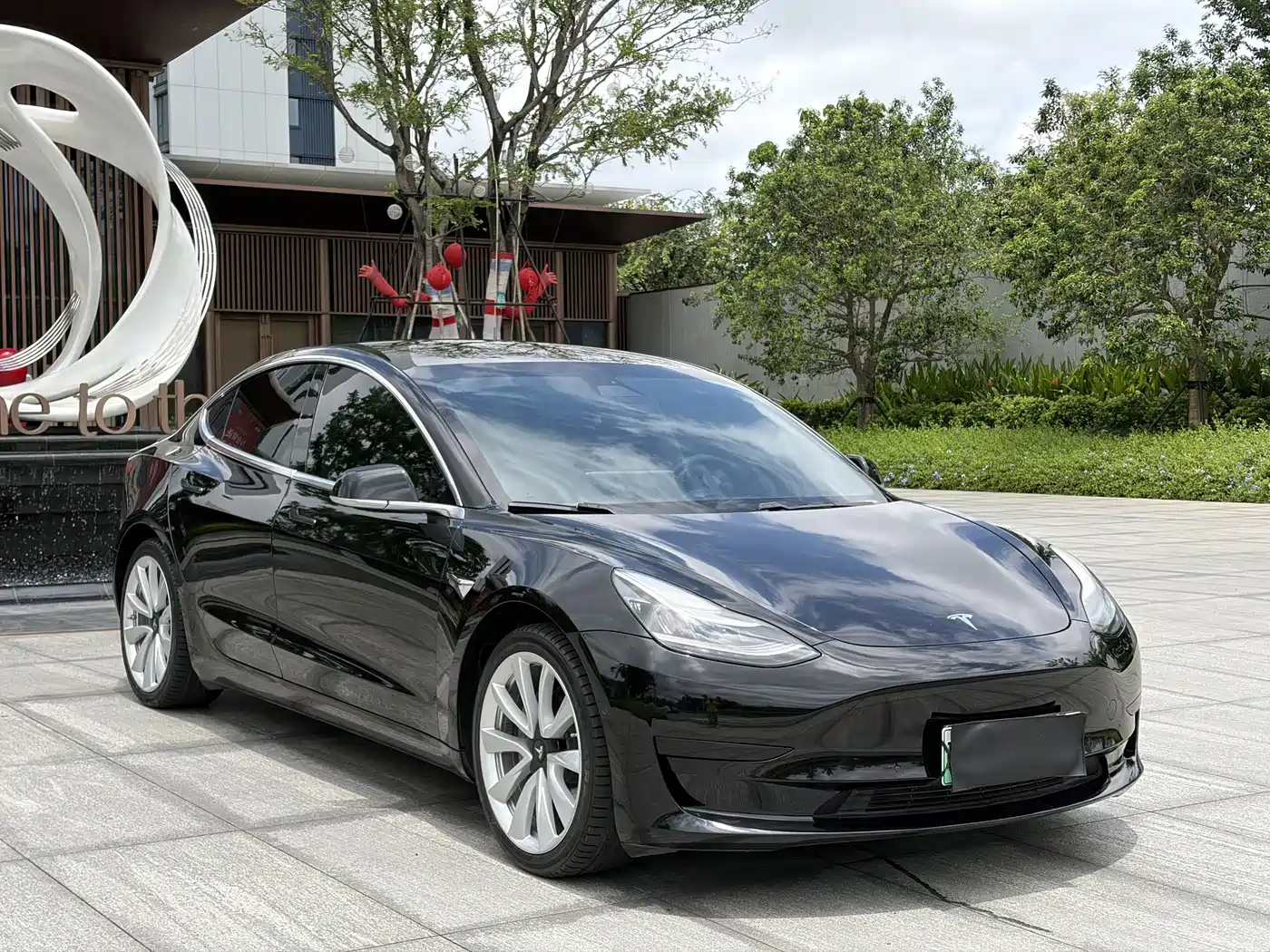 TESLA MODEL 3