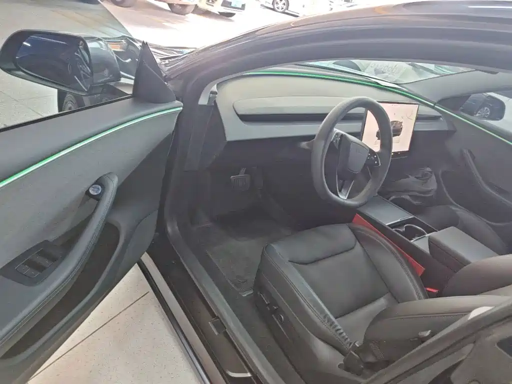Фото 16 - Tesla Model 3