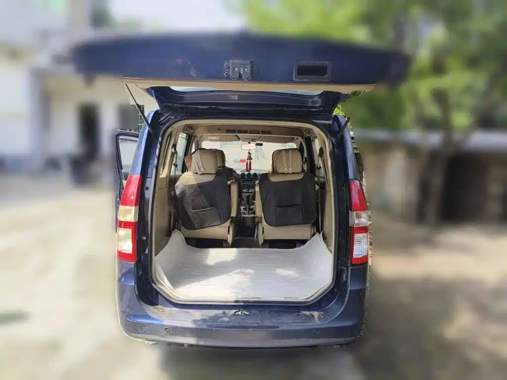 Wuling Motors Wuling Hongguang 2013 2010 1.4L Luxury