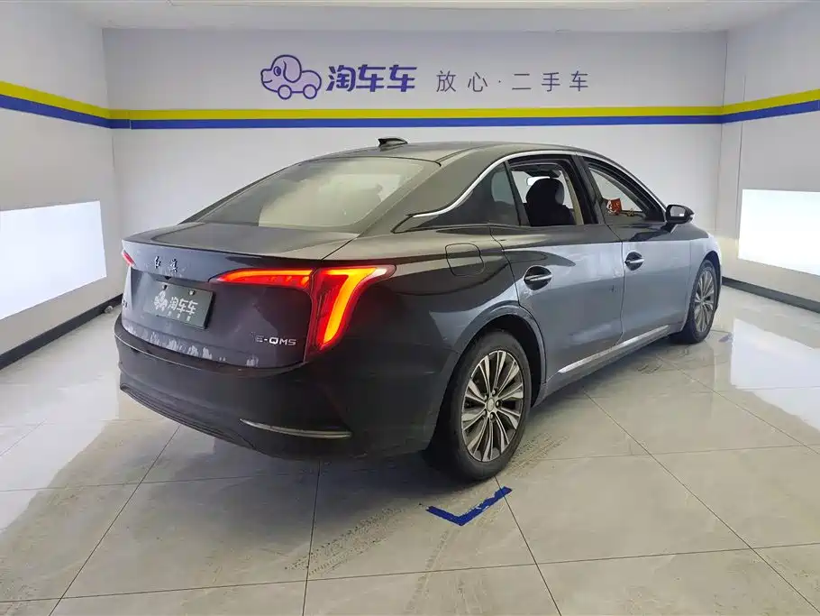 Hongqi E-QM5 2022 431km Charging Enjoyment Edition фото 3