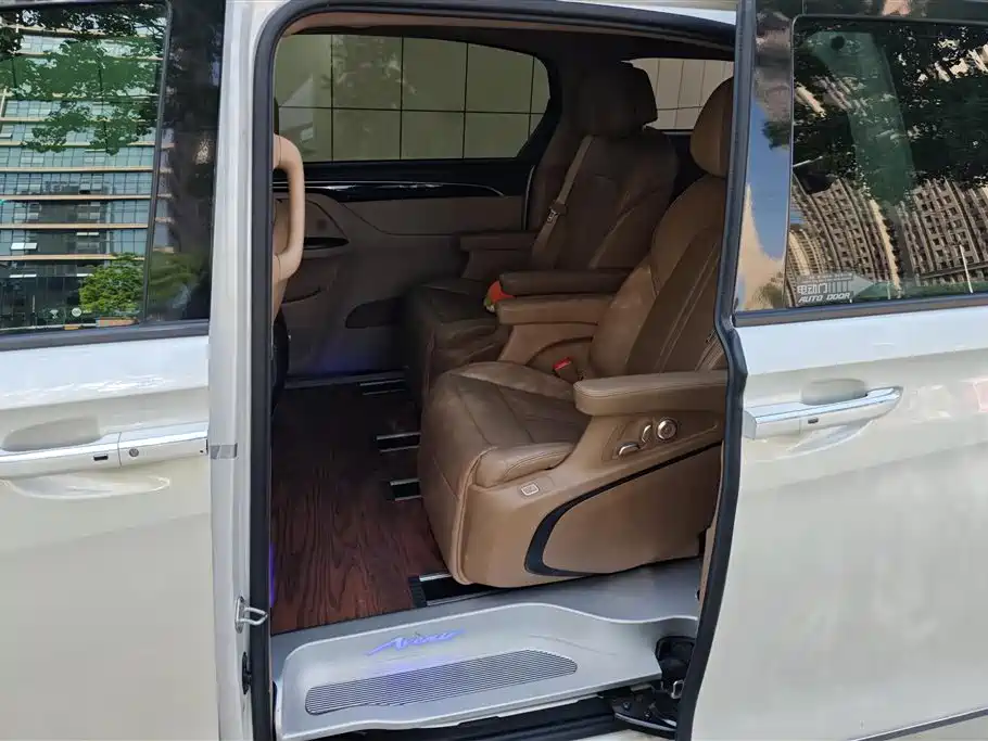 Buick GL8 2020 ES Landglory 653T Flagship фото 11