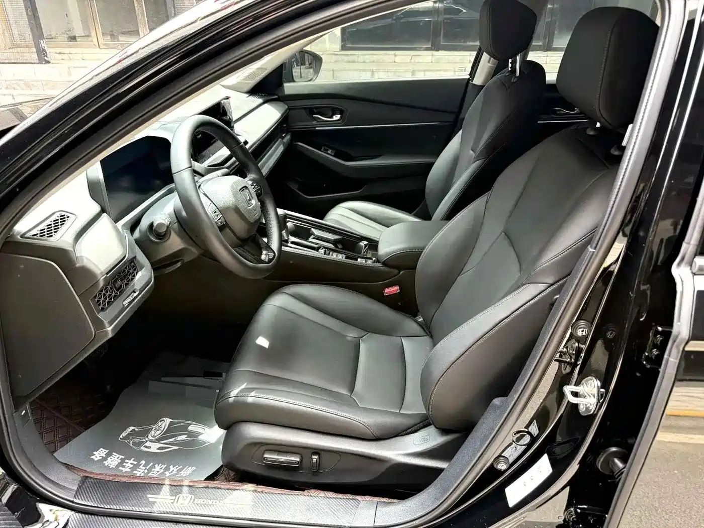 Honda Accord 2025 Sport Series 260TURBO Luxury Edition фото 7