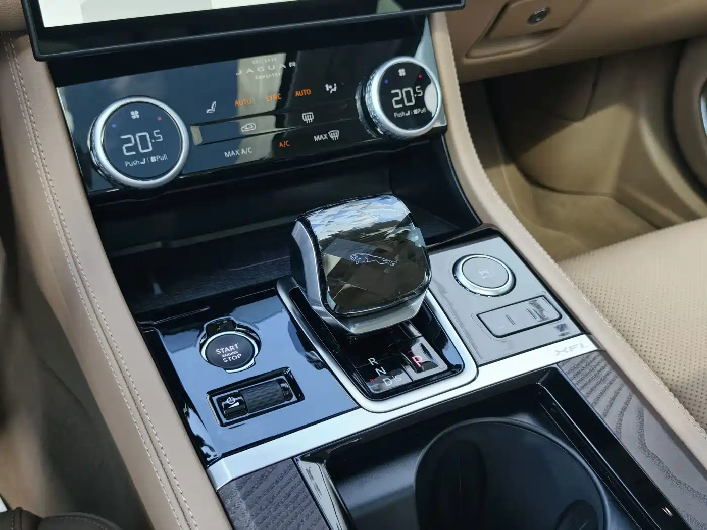 Jaguar XFL 2025 2025 2.0T P250 FWD Luxury Edition