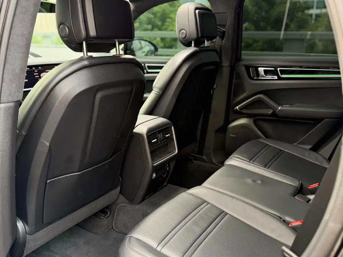 Porsche Cayenne New Energy 2022 Cayenne E-Hybrid 2.0T Platinum Edition фото 9