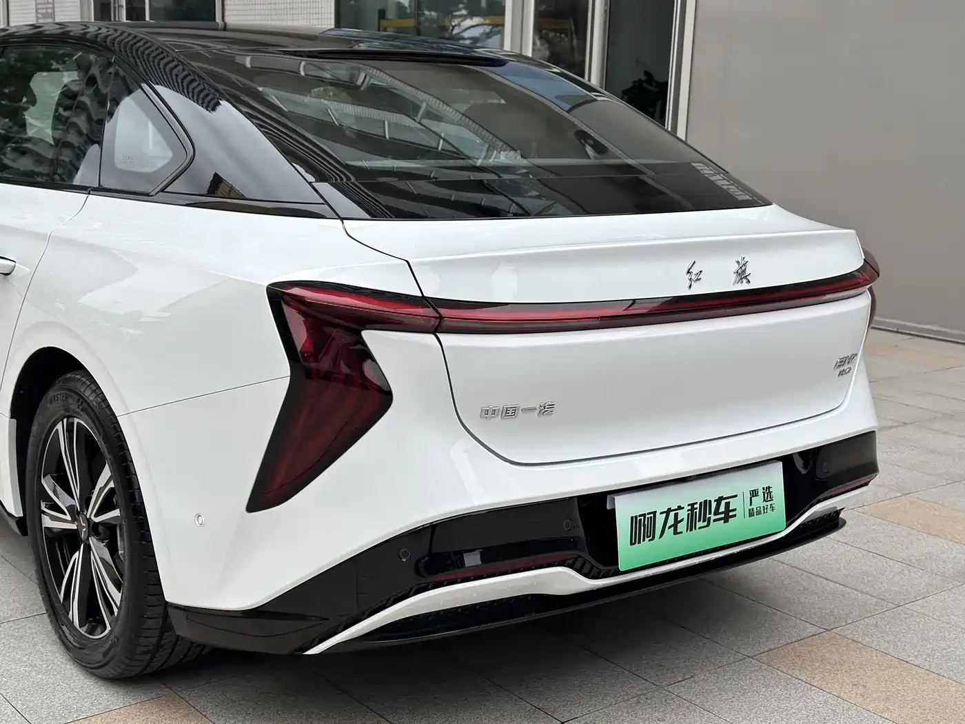 Hongqi EH7 2024 820 Pro Glory Edition фото 15