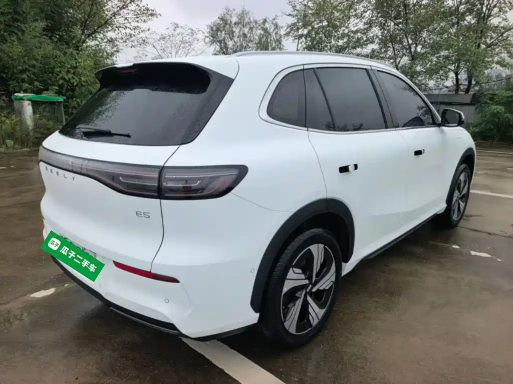 Фото 7 - Geely Galaxy Galaxy E5