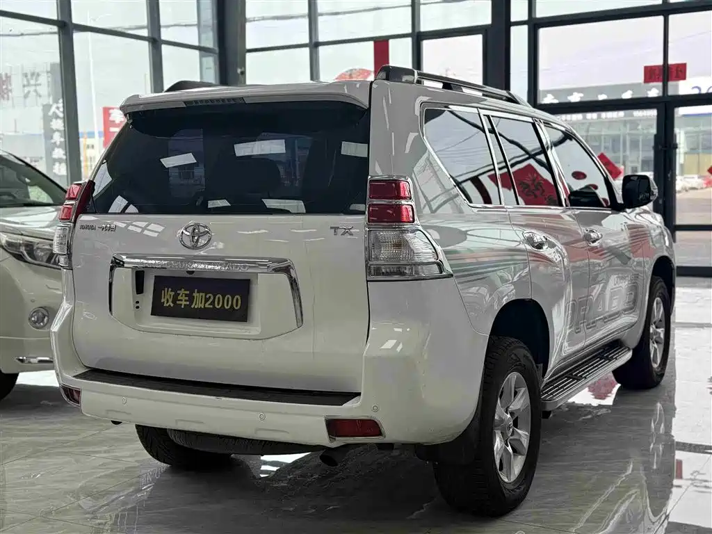 Toyota Prado 2010 4.0L Automatic TX-L фото 8