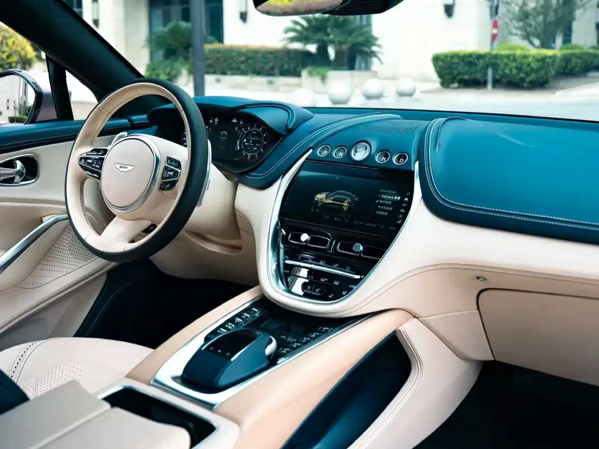 Фото 8 - Aston Martin DBX