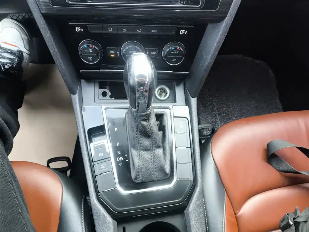 Volkswagen Lamando 2015 330TSI DSG Comfort фото 14
