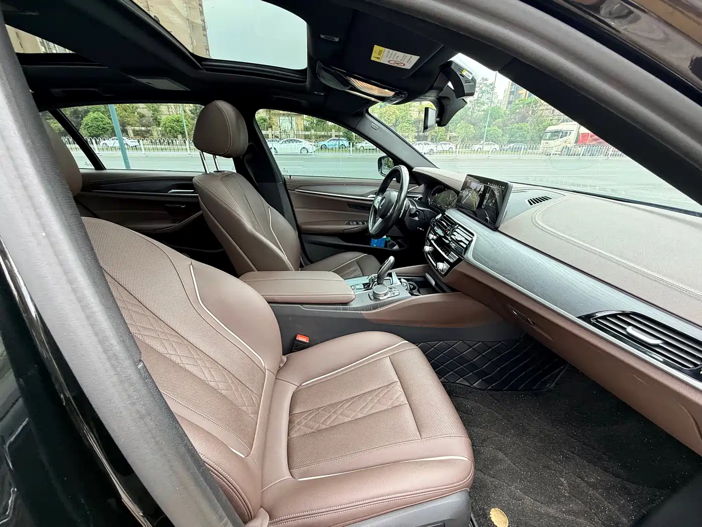 BMW 5 Series 2022 Facelift 530Li Leading M Sport Package фото 15
