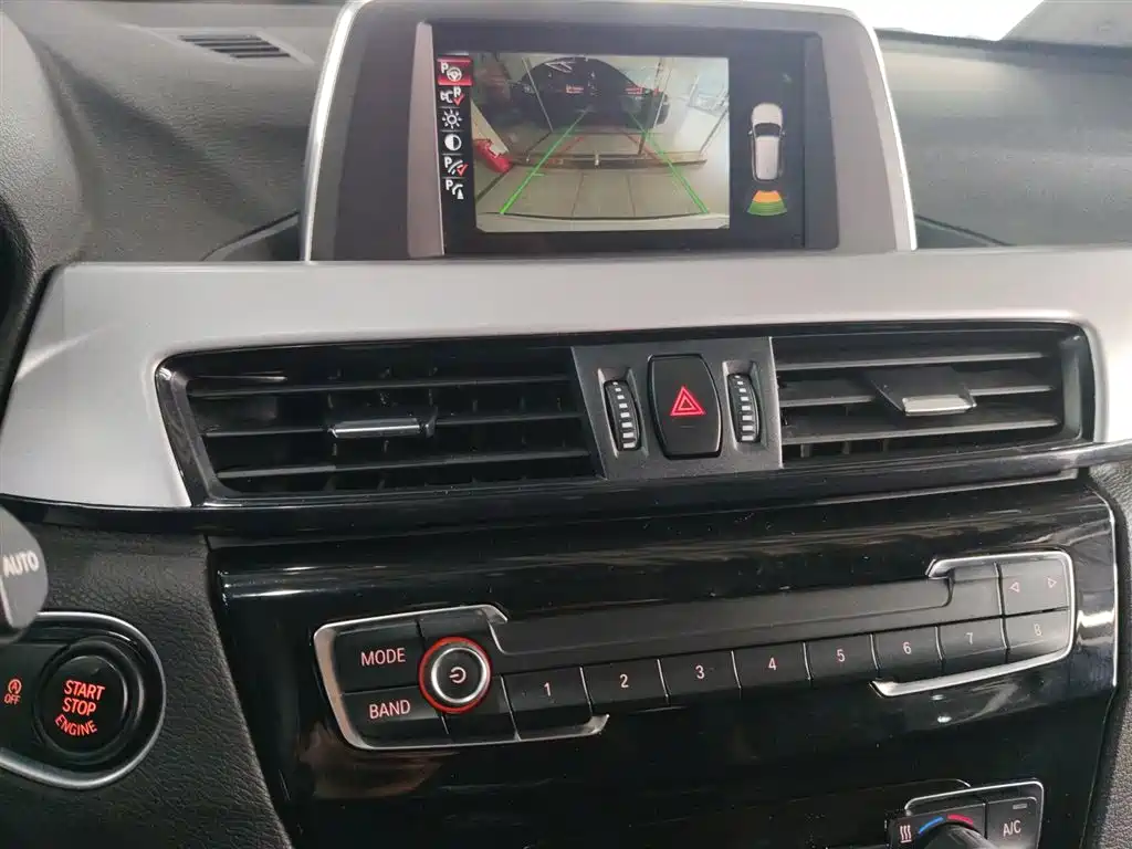 BMW X1 2016 sDrive18Li Premium Model фото 13