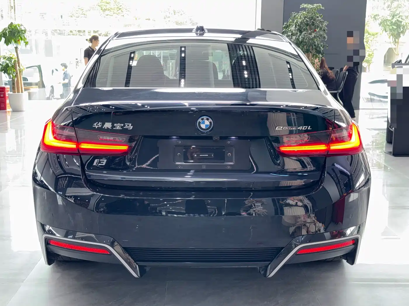 BMW i3 2024 eDrive 40 L Night Sport Package фото 8