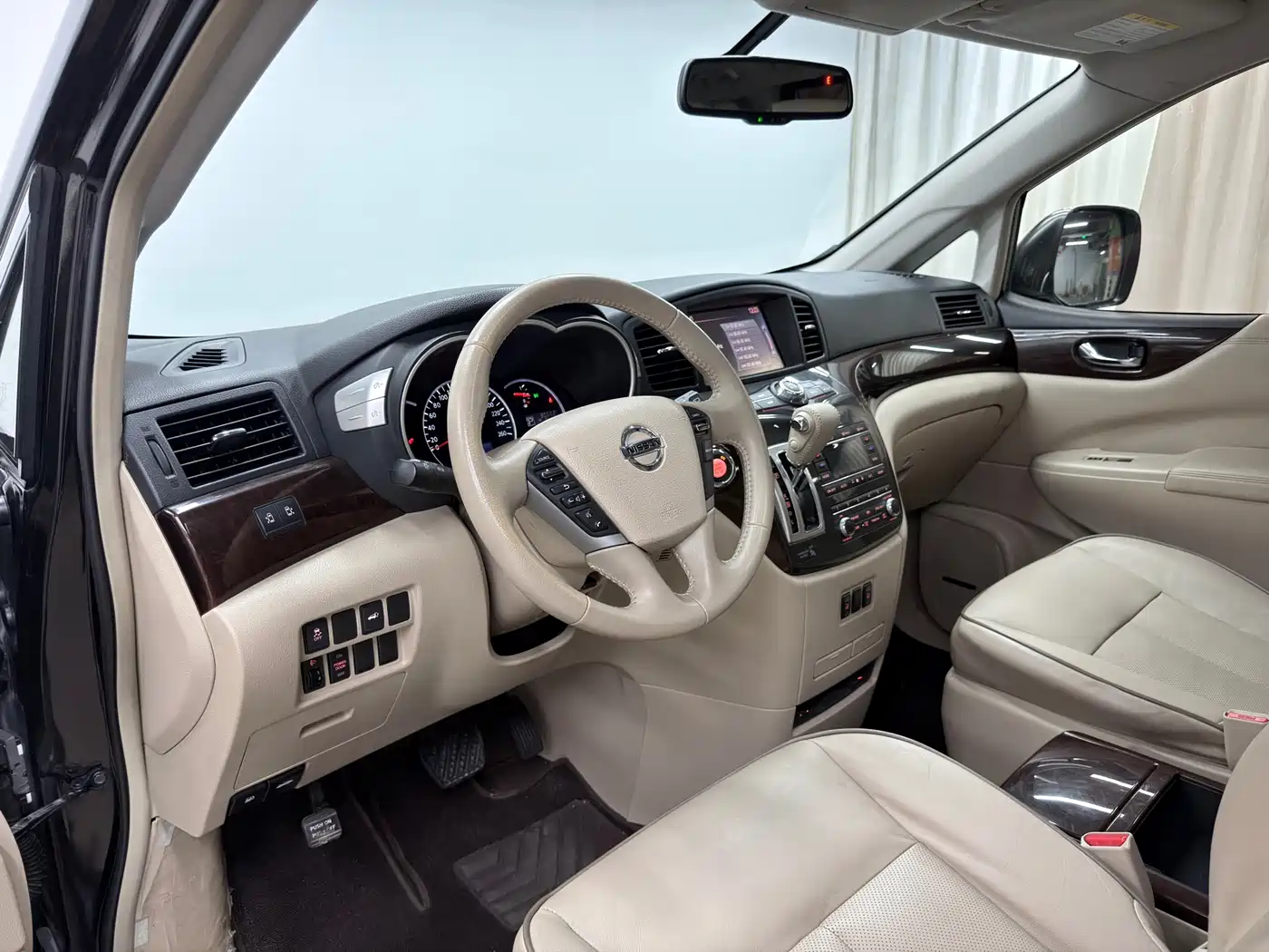 Nissan Quest 2015 3.5L SL фото 20