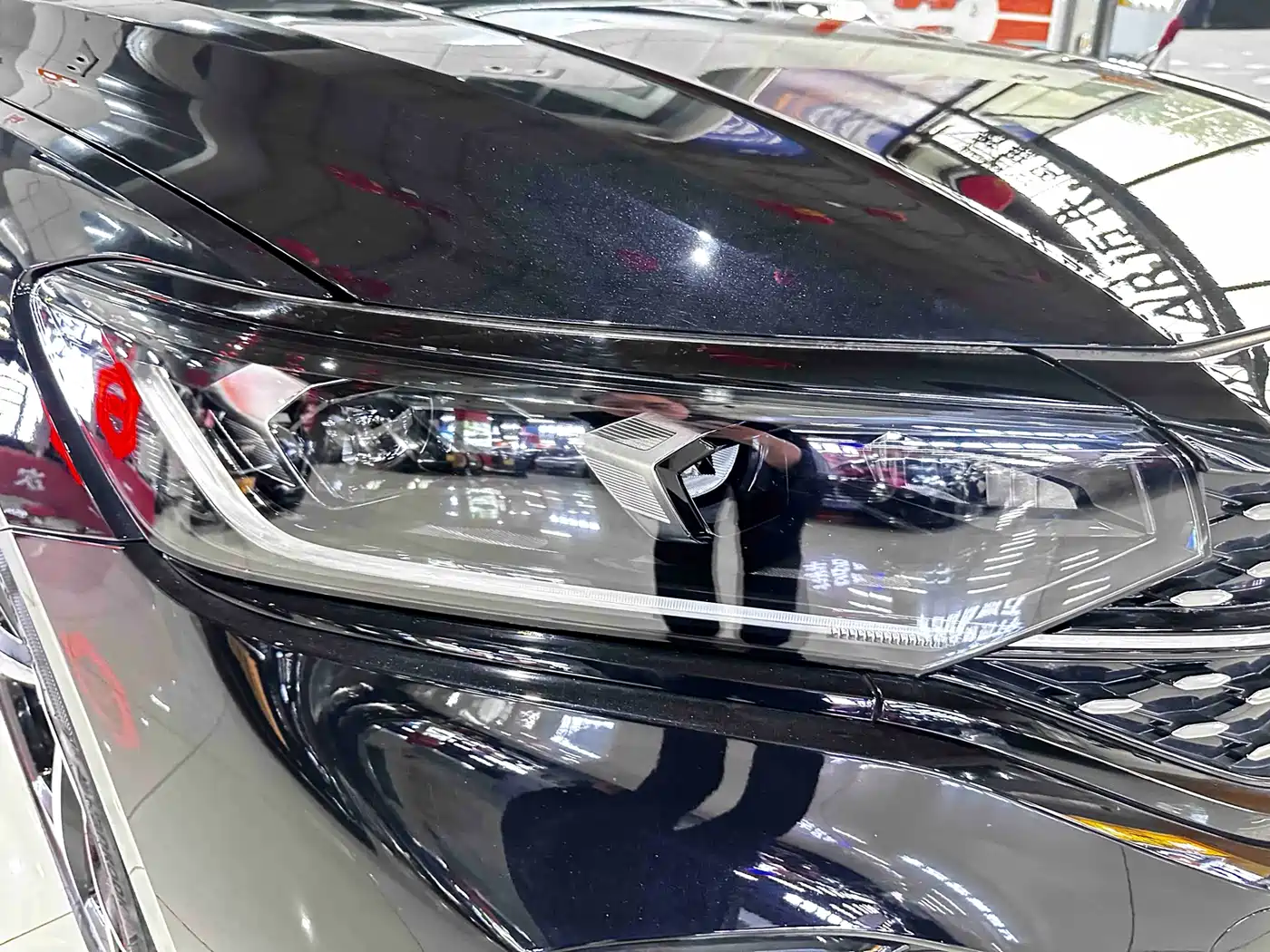 Volkswagen Passat 2025 Outstanding 330TSI Starlight Elite Edition фото 15