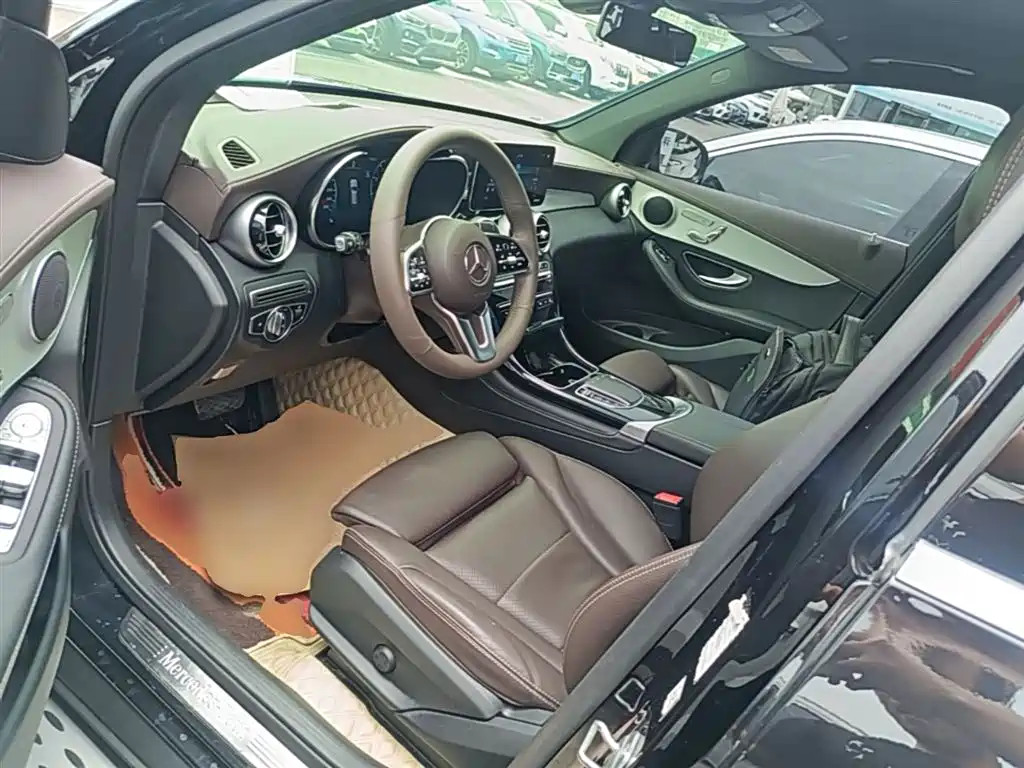 Mercedes-Benz GLC 2021 GLC 260 L 4MATIC Sporty фото 15