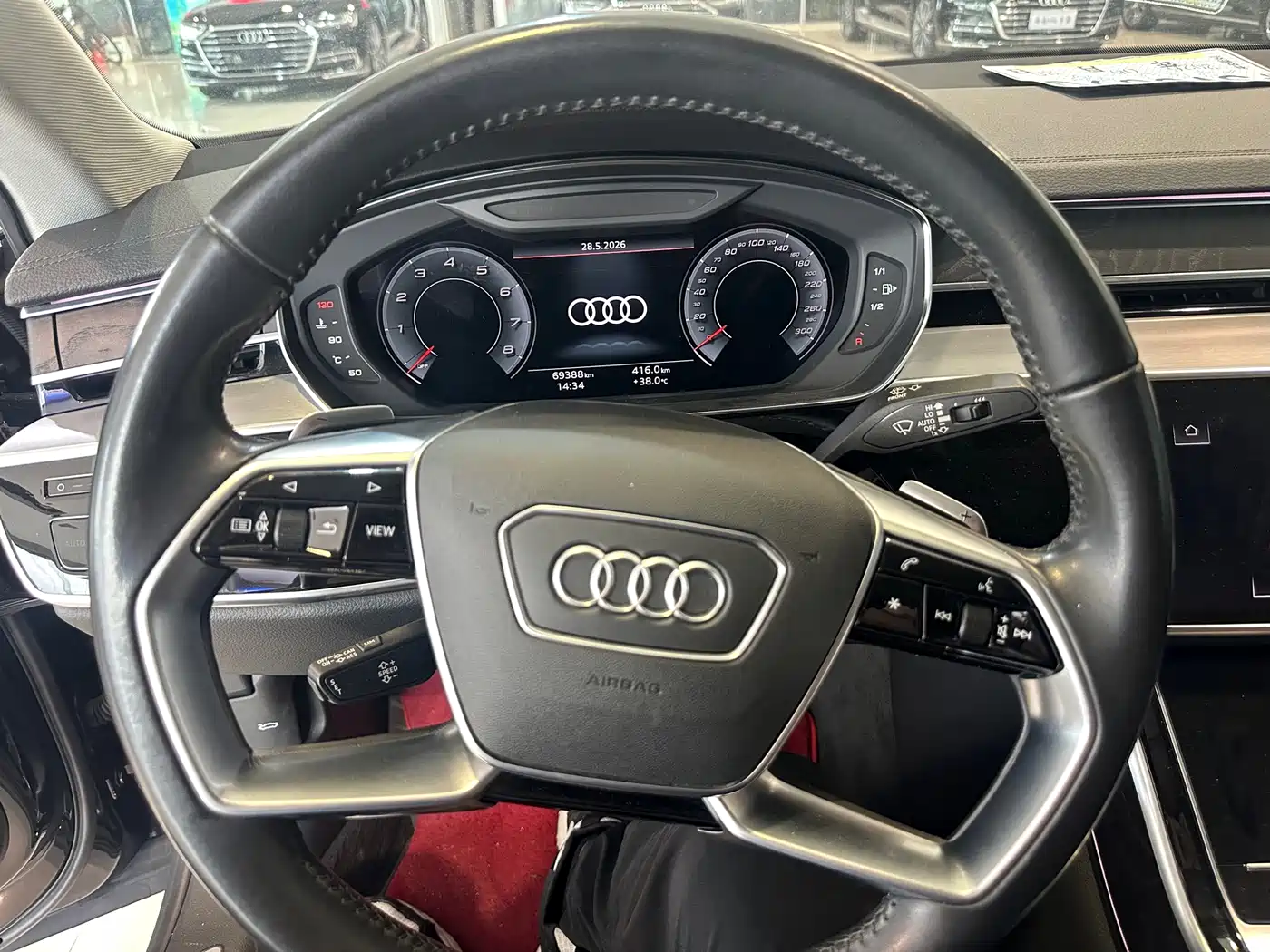 AUDI A8
