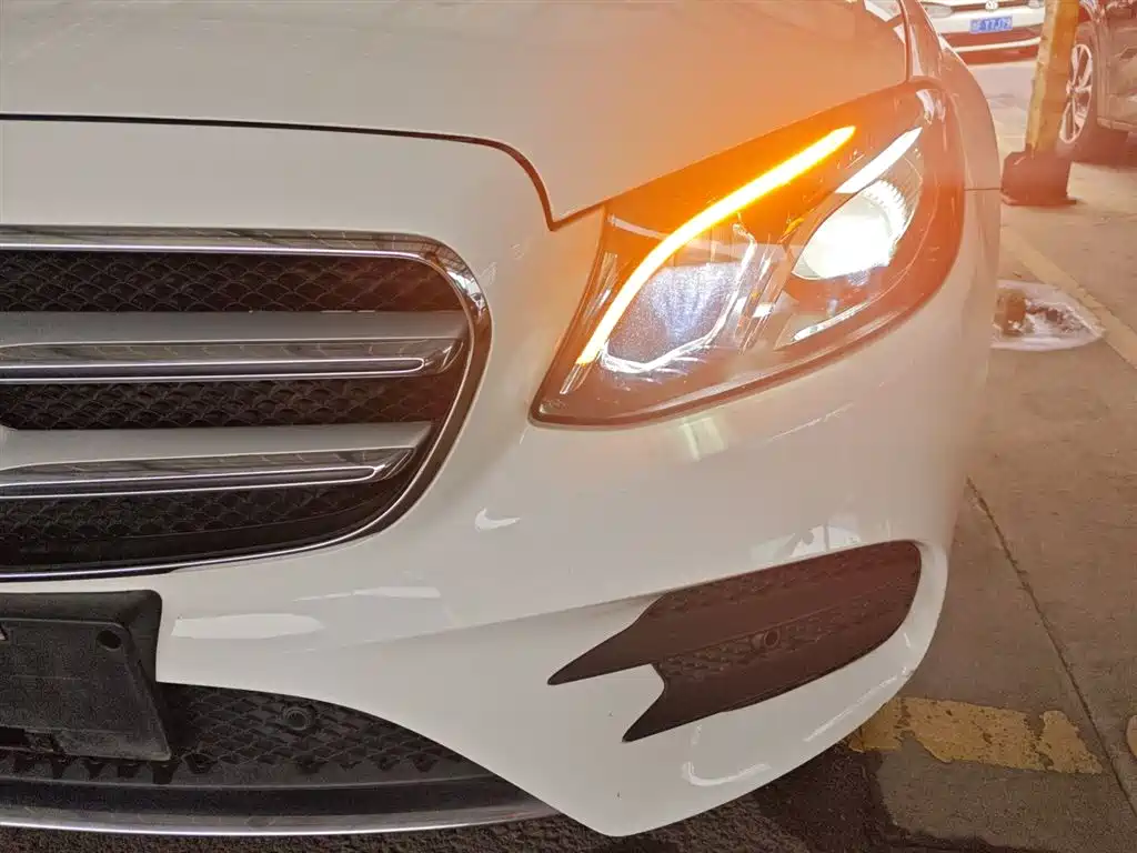 Mercedes-Benz E-Class 2019 E 200 L Sport фото 24