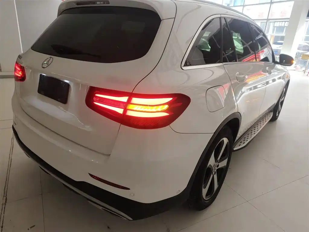 Mercedes-Benz GLC 2018 Facelift GLC 260 4MATIC Luxury фото 7