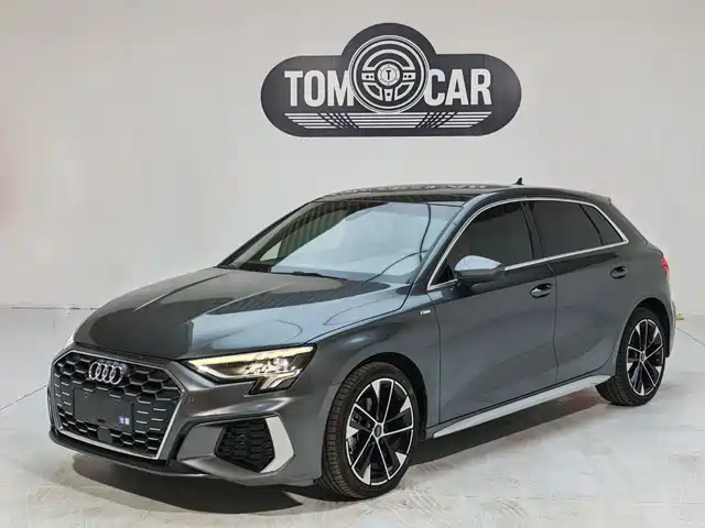 Audi A3 Sportback 35 TFSI, Стиль Спорт