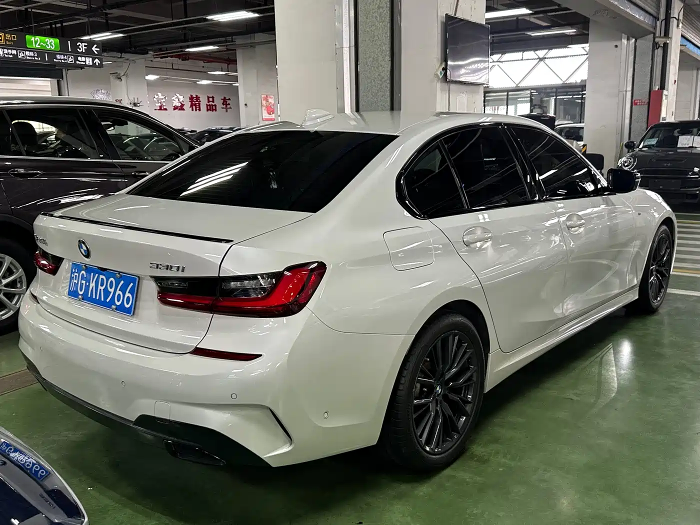BMW 3 Series 2022 330i M Sport Shadow Edition фото 12