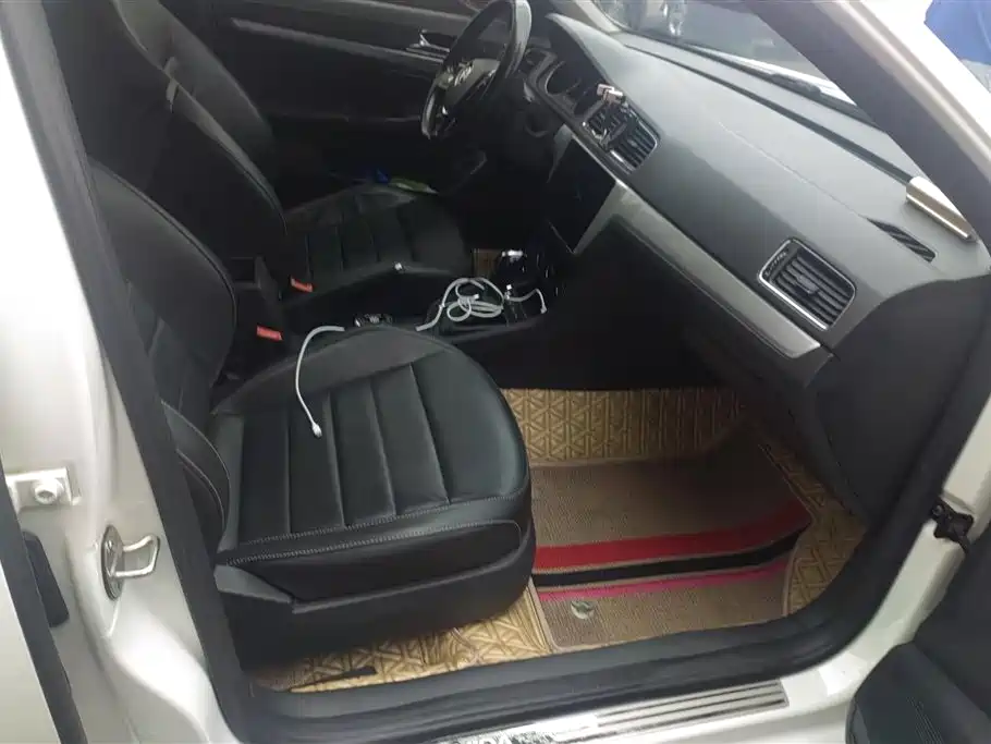 Volkswagen Lavida 2017 230TSI DSG Comfort Edition фото 8