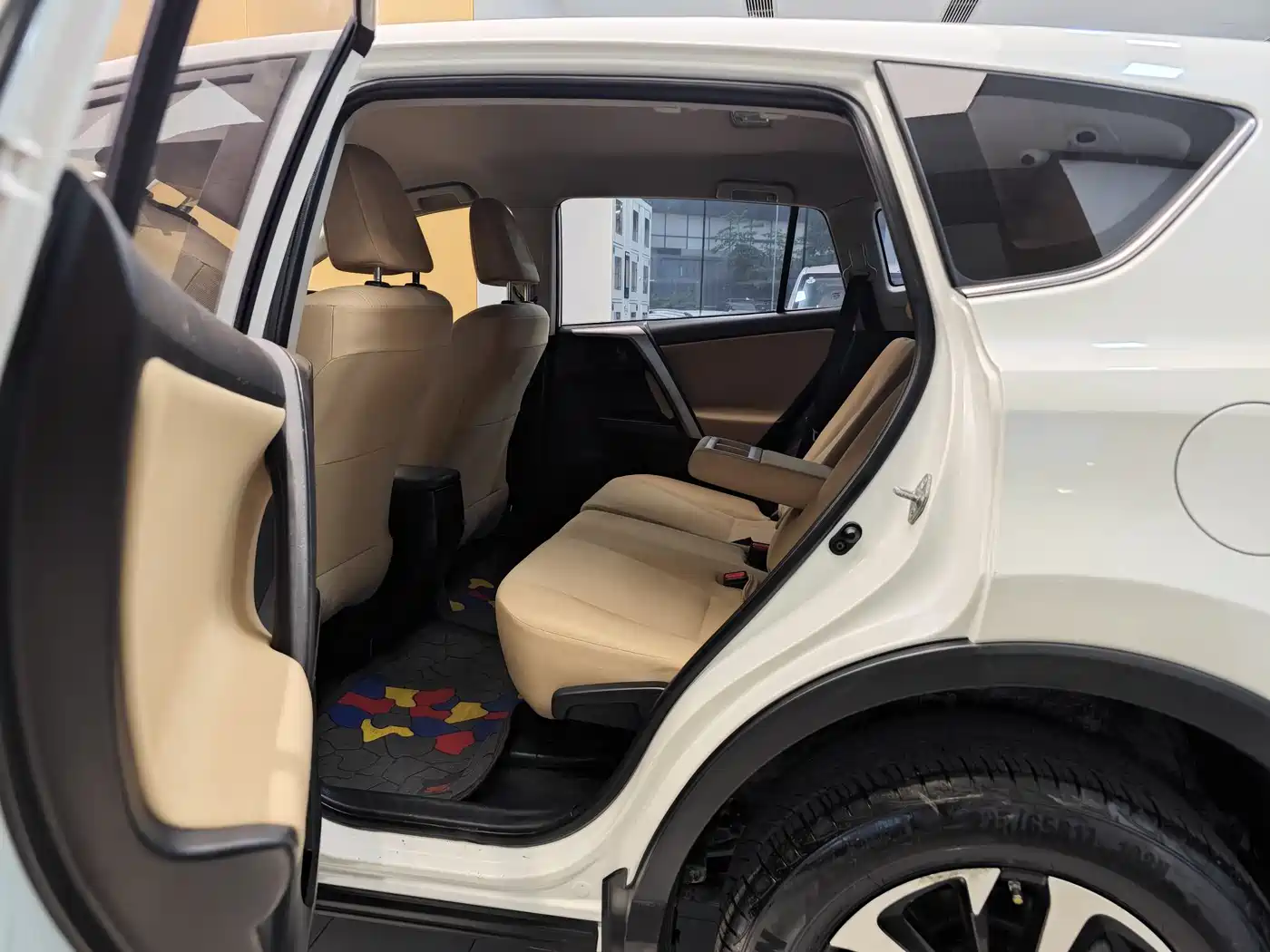 Toyota RAV4 Rongfang 2016 2.0L CVT 2WD Urban (China V) фото 21