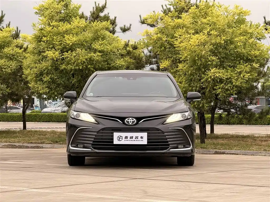 Toyota Camry 2021 2.5G Luxury Edition фото 2