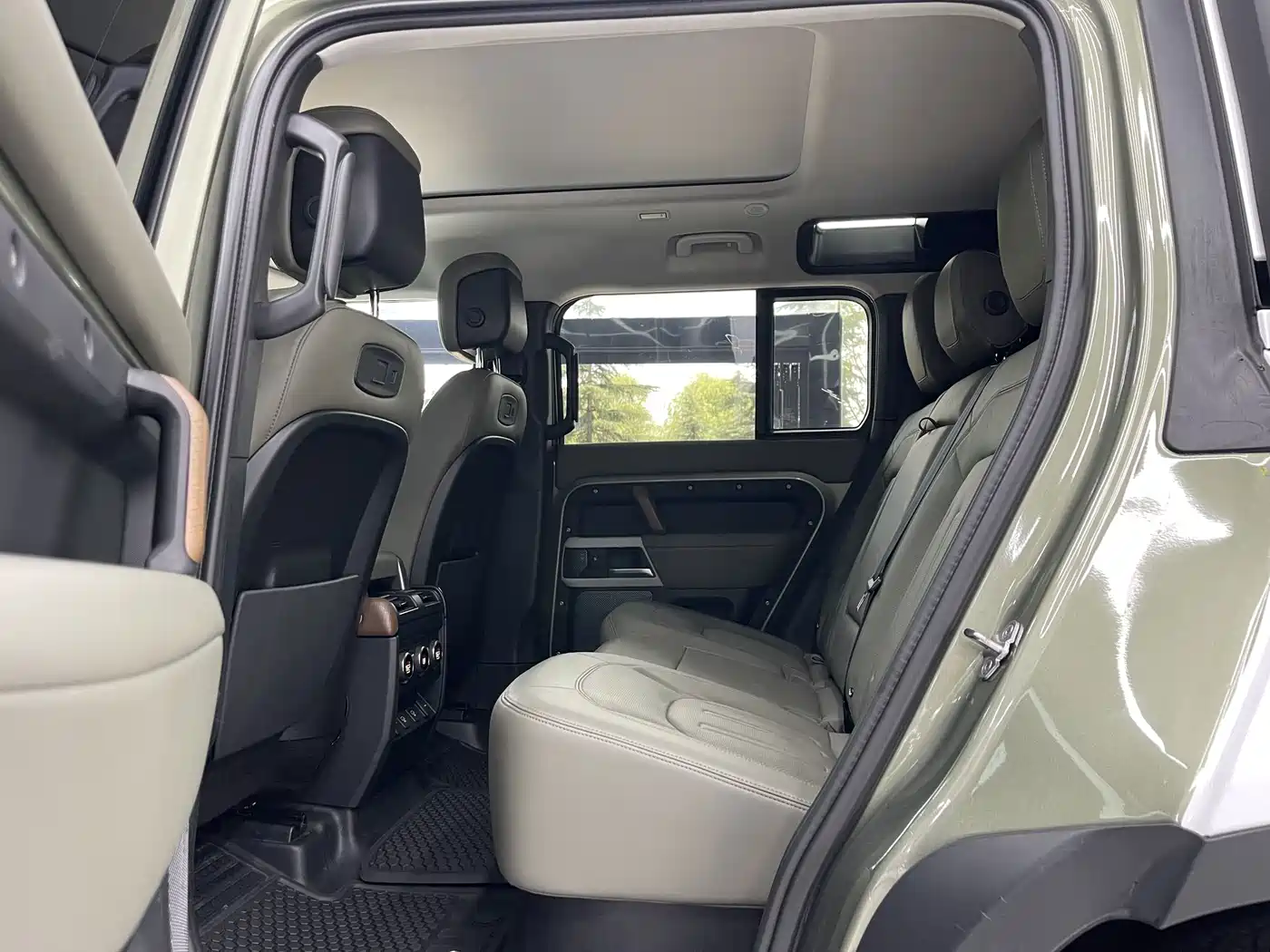 Land Rover Defender 2021 2022 110 P400 Dark Special Edition
