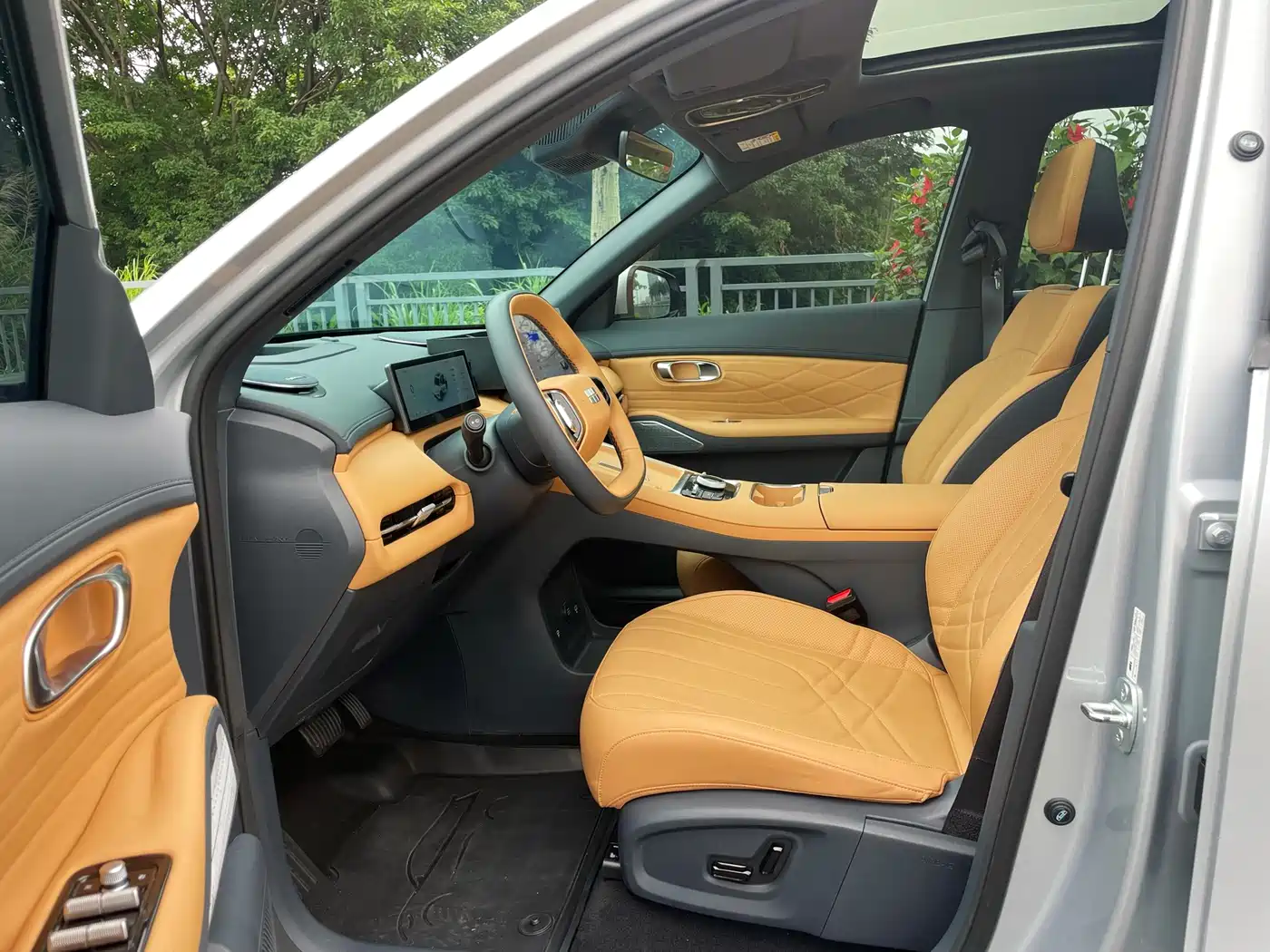 Geely Galaxy Galaxy Starship 7 EM-i 2025 120km Navigation Edition фото 13