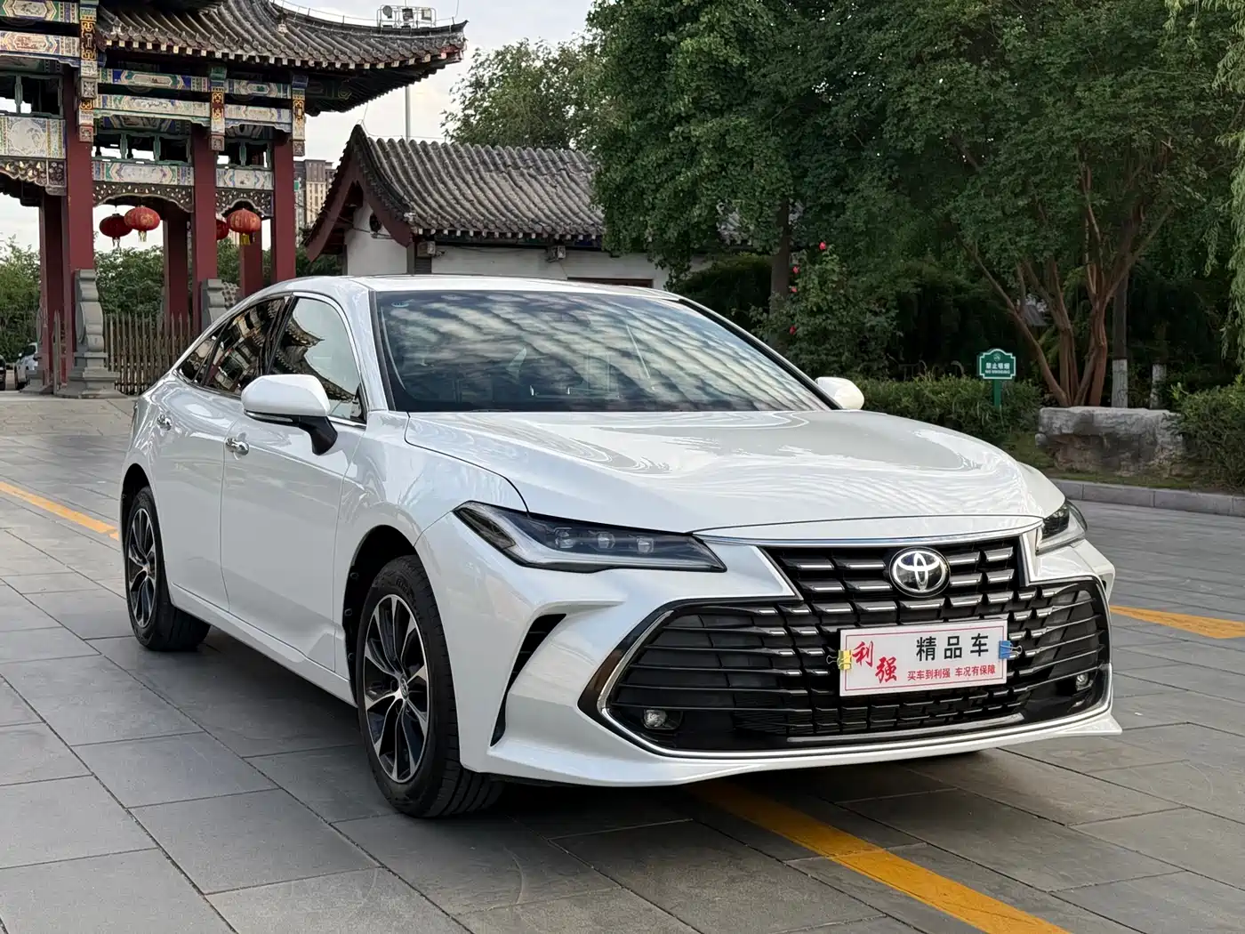Toyota Avalon 2023 2.0L Luxury Edition фото 3