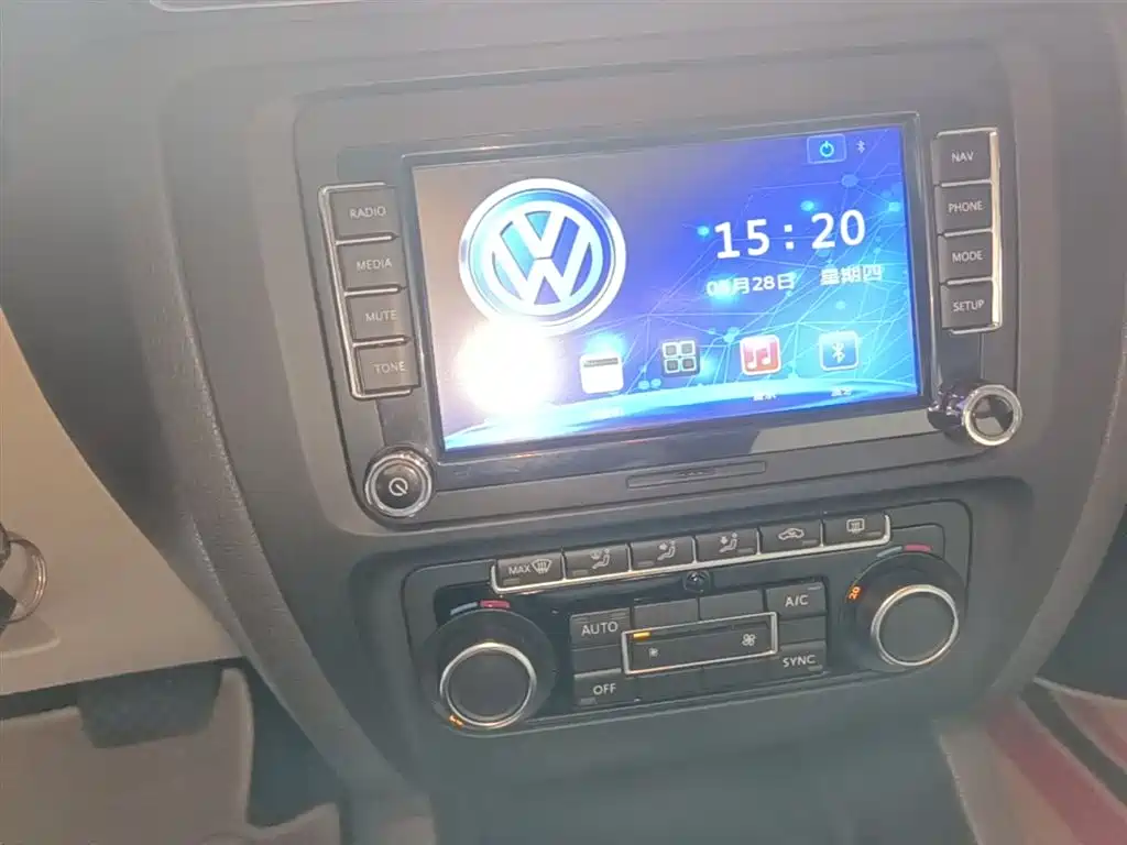 Volkswagen Sagitar 2014 Facelift 1.4TSI Automatic Luxury фото 13