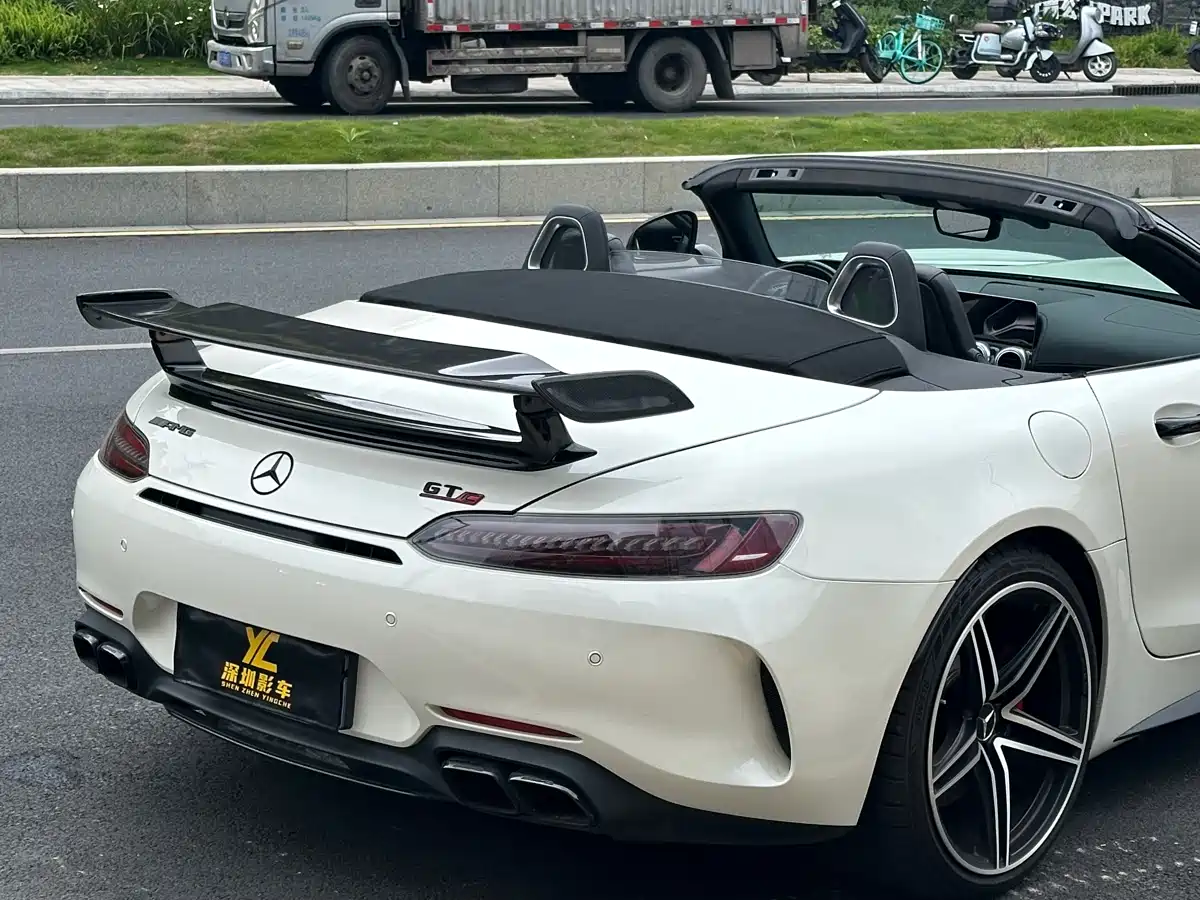 MERCEDES-BENZ AMG GT