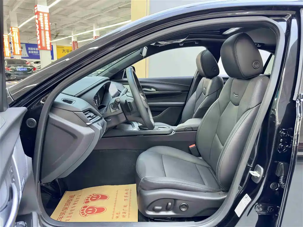CADILLAC CT4