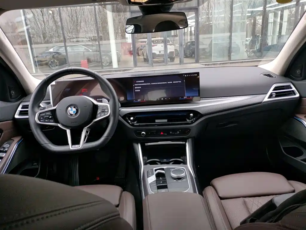BMW 3 Series 2025 330Li M Sport Night Edition фото 10