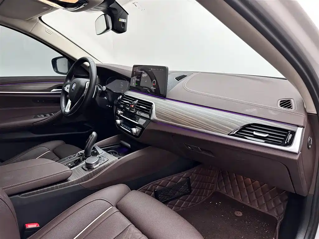BMW 5 Series 2023 530Li Premium Luxury Package фото 11