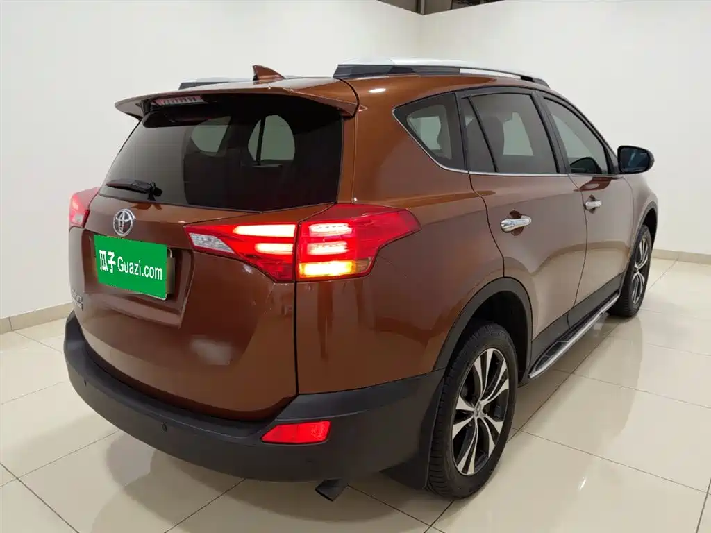 Toyota RAV4 Rongfang 2015 2.5L Automatic 4WD Elite Edition фото 5