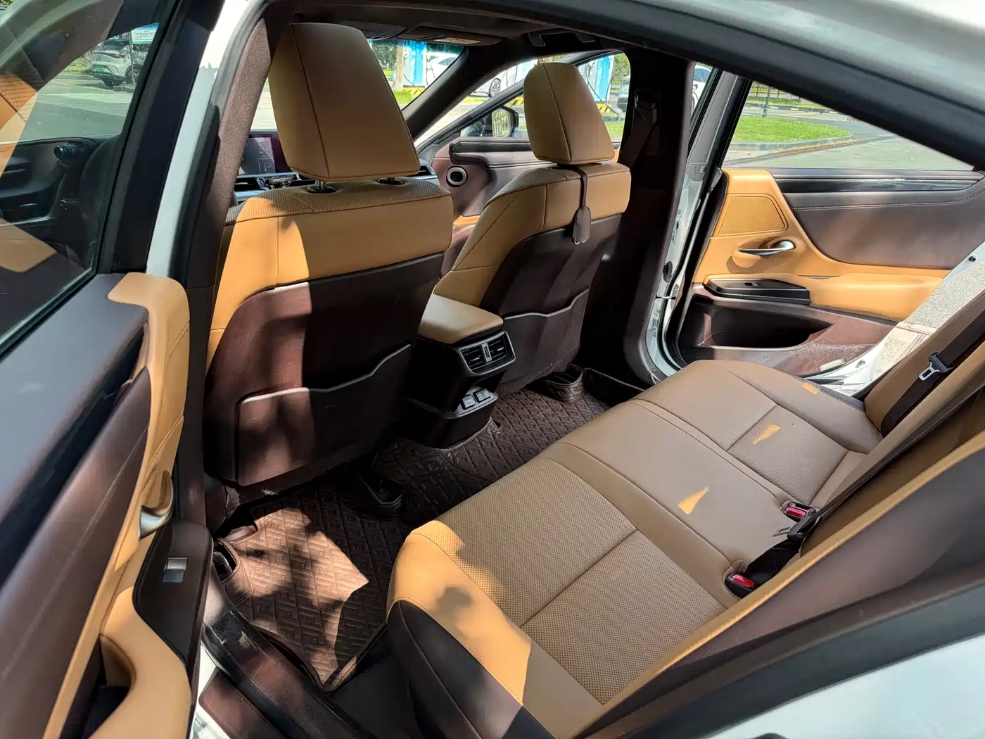 Lexus ES 2020 Model 300h Excellence Edition фото 11