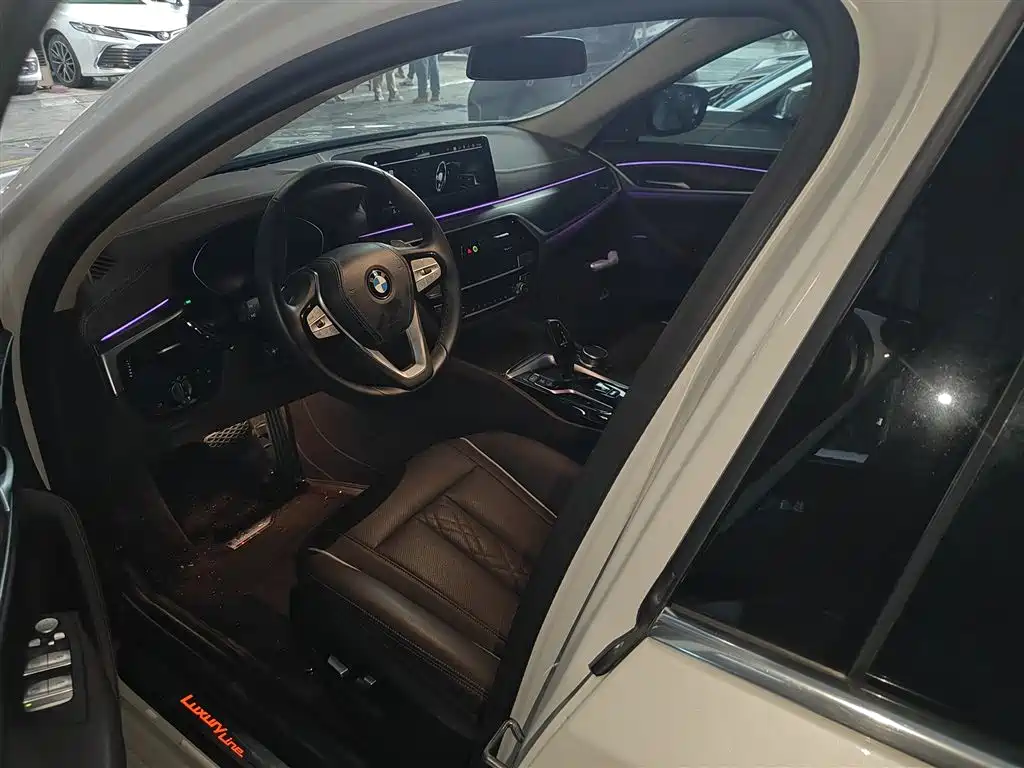 BMW 5 Series 2023 530Li Leading Luxury Package фото 15