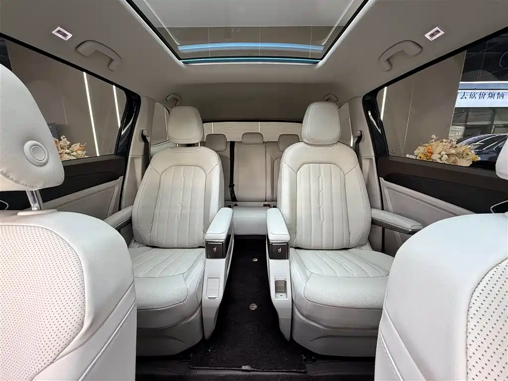 Volkswagen Viloran 2023 380TSI Prestige Edition фото 21