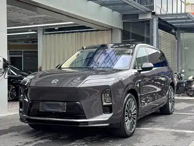 NIO ES8