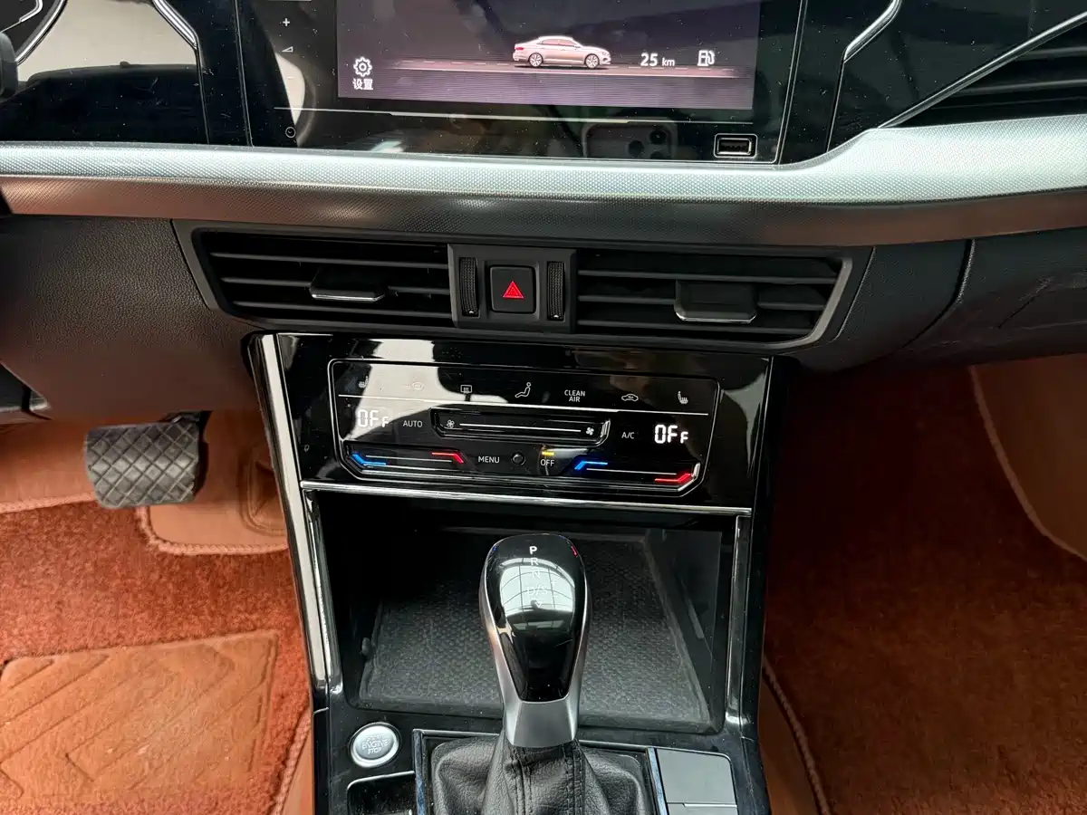 Volkswagen Passat 2023 330TSI Starlight Elite Edition фото 11