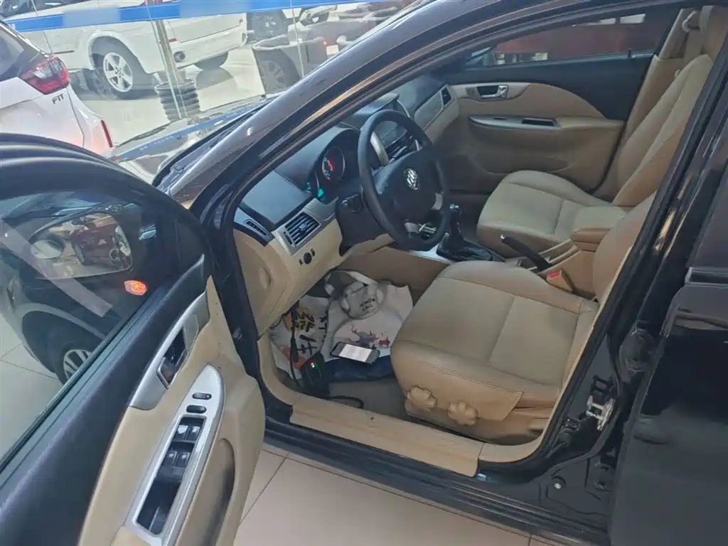Buick Excelle 2013 1.5L Manual Classic Edition фото 16