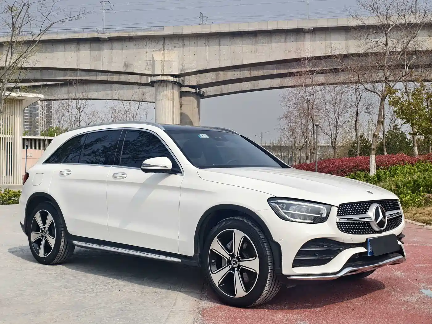 MERCEDES-BENZ GLC